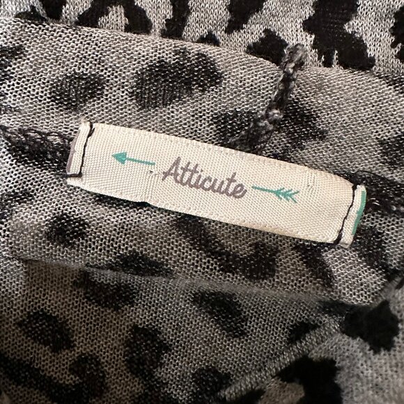 Atticute Lightweight Leopard Patterned Long-Sleeved Hoodie Pullover Top Small - Picture 4 of 9